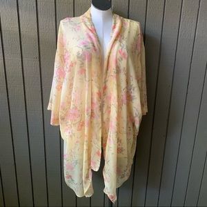 American Eagle Floral Print Over Size Kimono